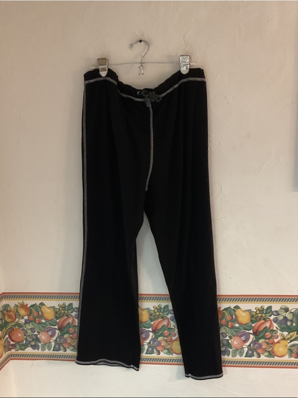 Sport Savvy Contrast Stitch Drawstring Pants, Size M, Black/White Stitch Trim